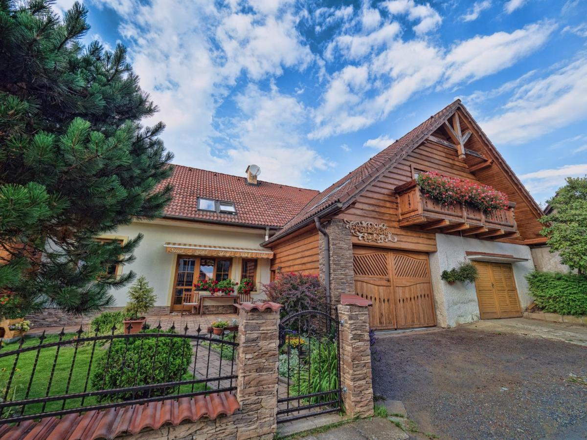 Penzion Sina Pavčina Lehota Exterior foto