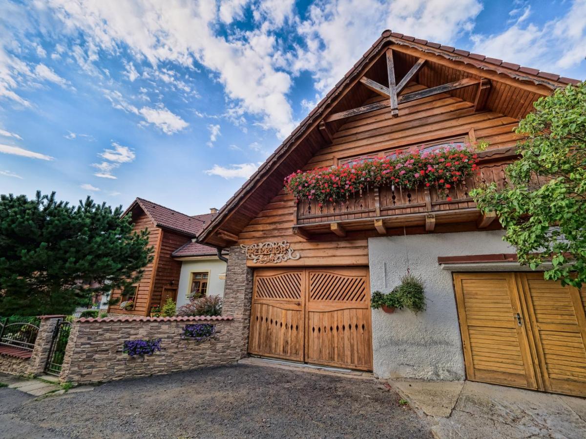 Penzion Sina Pavčina Lehota Exterior foto